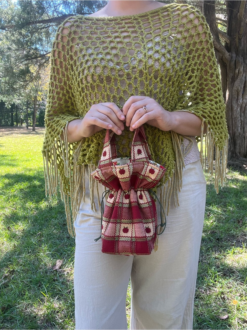 “Apple Pickin” Drawstring Handbag